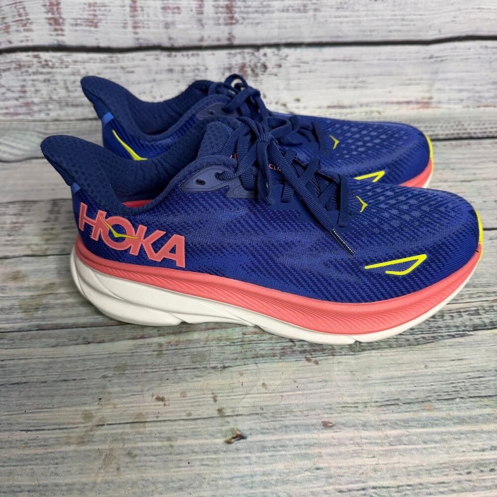 HOKA Clifton 9 Womens 7.5D Wide Blue Coral Running Walking Shoes Sneakers